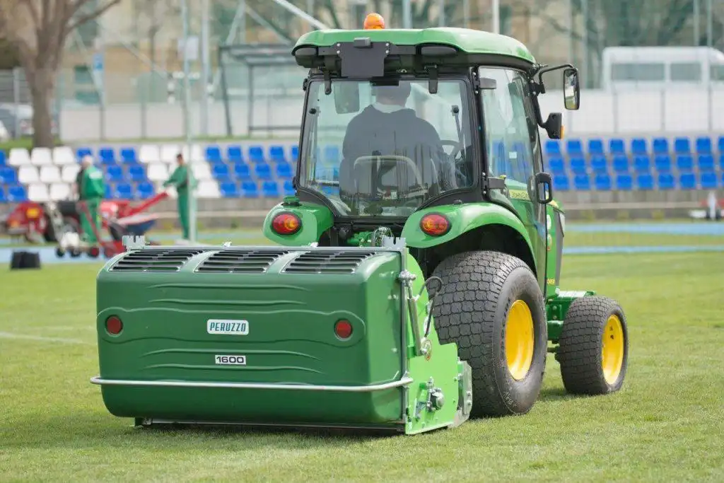 Sport-field-maintenance-Koala-mower Koala peruzzo